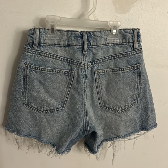 Vintage Cut-Off Denim Short - Picture 3 of 5